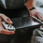 333-neck-pain-chiropractic-treatment-handheld-gaming